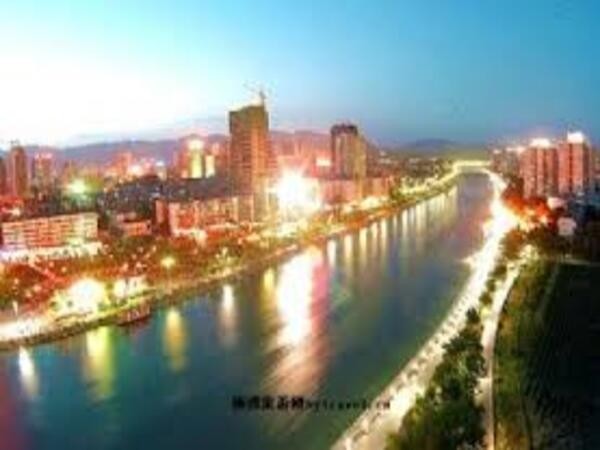 庫爾勒孔雀河景觀